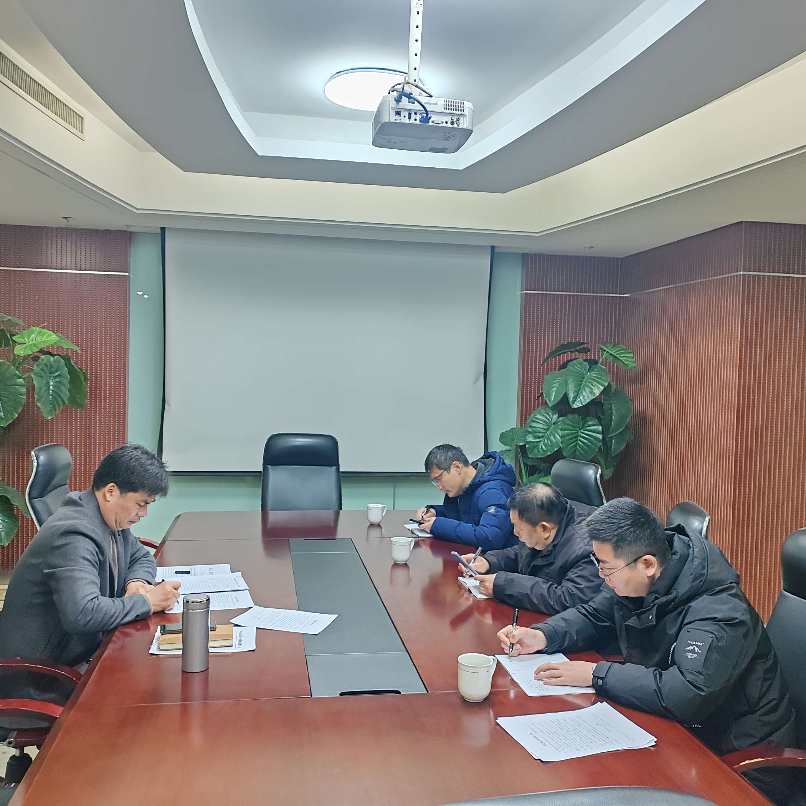 学习贯彻十三届市纪委五次全会精神(十五组2.7).jpg